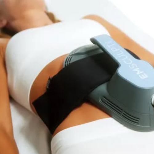 Body contouring and fat reduction consultation at Cosme Wellness
